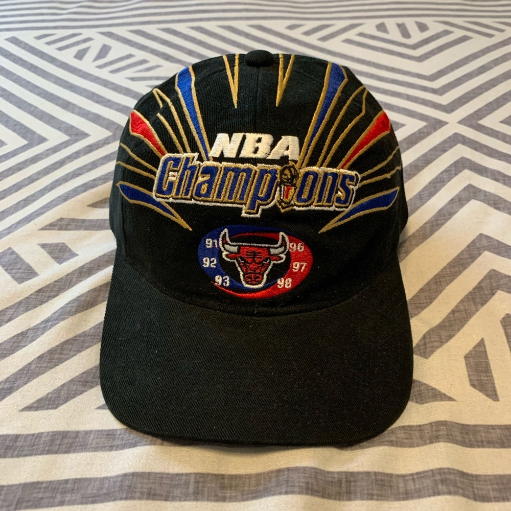 Vintage ‘98 championship Chicago bulls starter hat